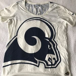 ** LAST CHANCE CLOSET CLEAN OUT**Rams T shirt